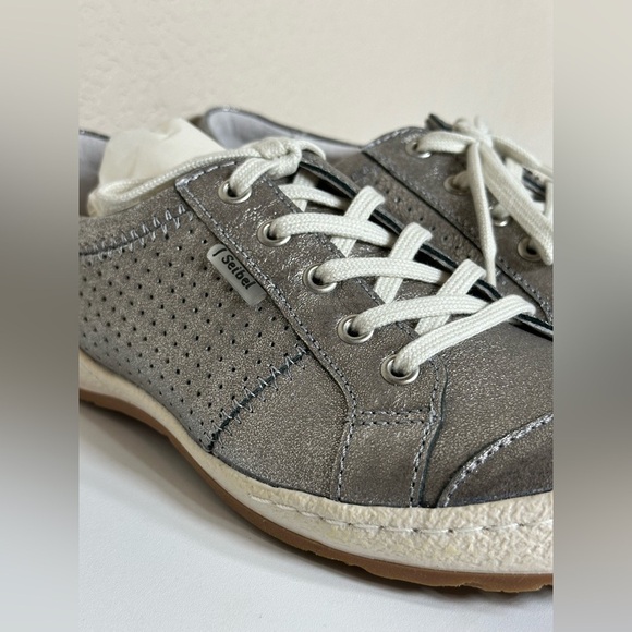 JOSEF SEIBEL "Caspian"Silver Metallic Sneaker, NEW! US 5-5.5 S(EU 36) - Picture 2 of 9